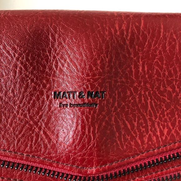 NWOT-MATT & Nat Red Pebble Crossbody Messenger - Picture 4 of 16